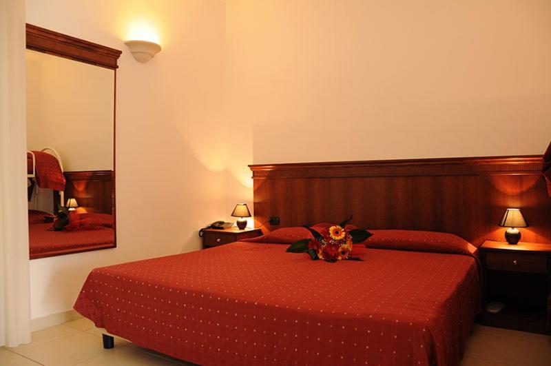 Agri Hotel Conte Salentino 圣伊西多罗 外观 照片