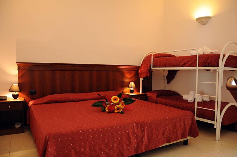 Agri Hotel Conte Salentino 圣伊西多罗 外观 照片