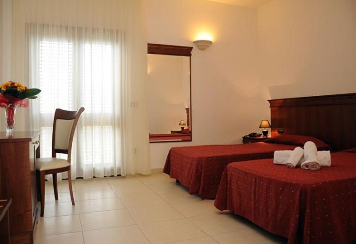 Agri Hotel Conte Salentino 圣伊西多罗 外观 照片