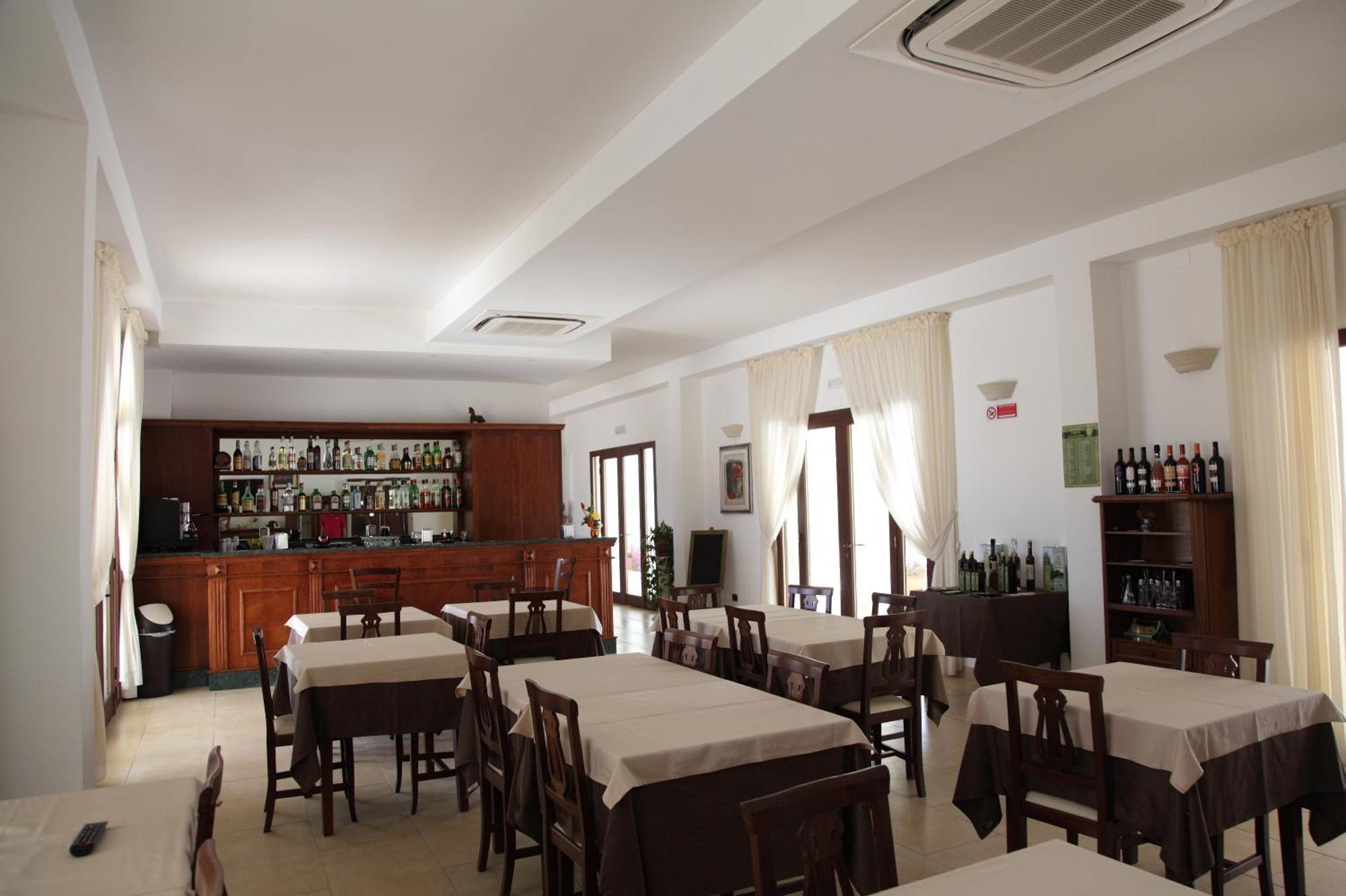 Agri Hotel Conte Salentino 圣伊西多罗 外观 照片
