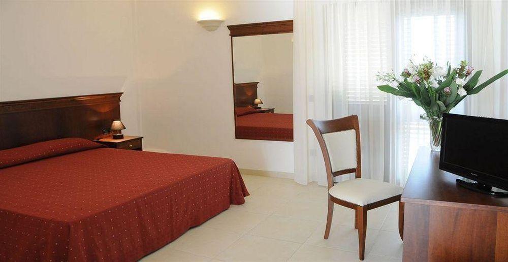 Agri Hotel Conte Salentino 圣伊西多罗 外观 照片