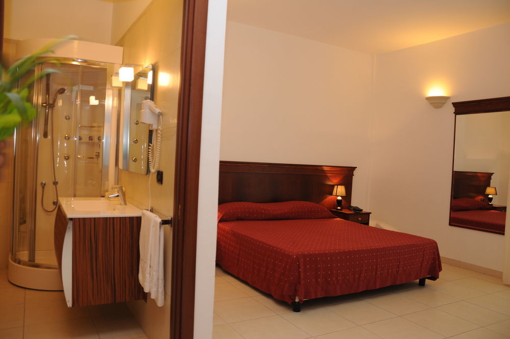Agri Hotel Conte Salentino 圣伊西多罗 外观 照片